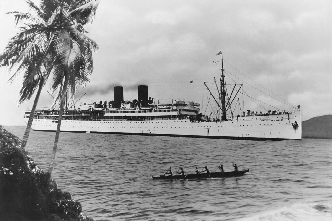Black and white vintage photograph of the cruise ship City of Los Angeles and a canoe greeting it as it pulls into a harbor of Hawaii.